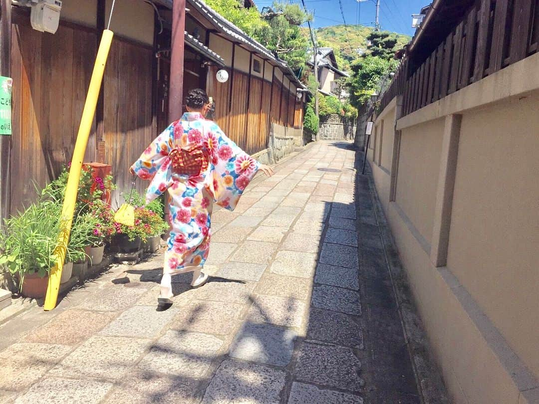 高寺沙菜さんのインスタグラム写真 - (高寺沙菜Instagram)「写真振り返ってたら見つけた🐻💕 また行きたいな〜🤔 #kyoto #着物 #kimono #2017  #二人旅 #love #girl #happy  #smile」1月22日 22時40分 - takatera_sana