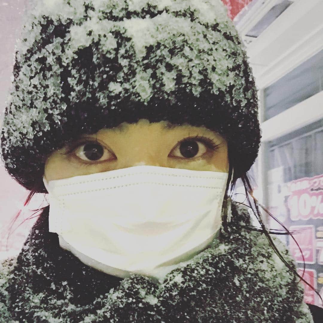 岩佐真悠子さんのインスタグラム写真 - (岩佐真悠子Instagram)「雪まみれ❄️」1月22日 23時25分 - mayuko.iwasa