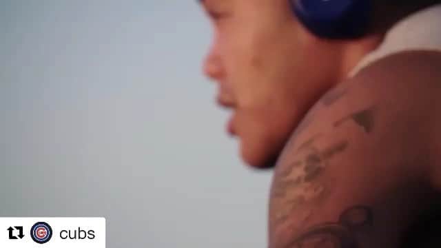アディソン・ラッセルのインスタグラム：「@cubs in my element. Catch the full video on Facebook.com/Cubs and Twitter.com/Cubs!」