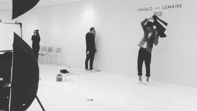 kazuki iwaiのインスタグラム：「娘が生まれる前にUNIQLOのイベント行った時の🎥 今度は娘とも行きたいな🤭💜 . てか動きマジキモ😂 モデル気取りの慣れてない雑魚感MAX👨🏾‍🌾 . #instagood#like4like#l4l#me#men#fashion #followme#uniqlo#ootd#親バカ部#親バカ#パパ#パパリ#銚子#農家」