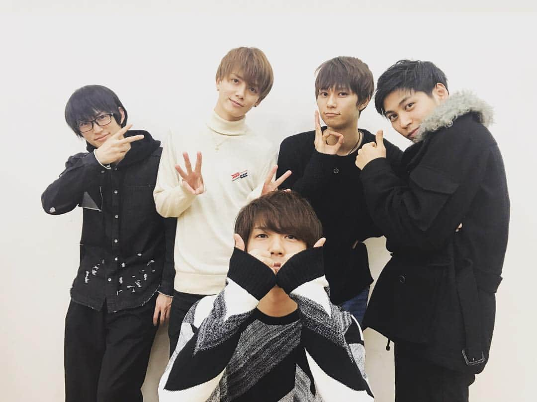 中山優貴さんのインスタグラム写真 - (中山優貴Instagram)「We are F6‼︎ 十四松兄さんは何処へ！笑 #おそ松さん #松ステ #F6 #collars_tokyo #Collars」1月23日 22時22分 - yuki_solidemo