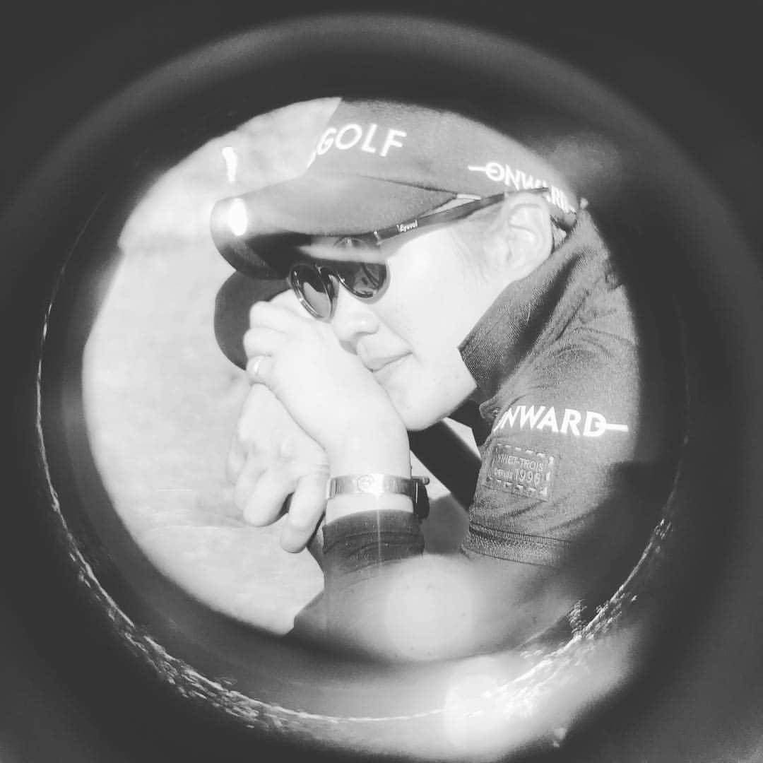 成田美寿々さんのインスタグラム写真 - (成田美寿々Instagram)「レーザーを通して盗撮されてました笑笑 #なんか雰囲気良さげ #ブッシュネル通して #ONWARD #eyevol #23区」1月24日 10時29分 - misuzunarita