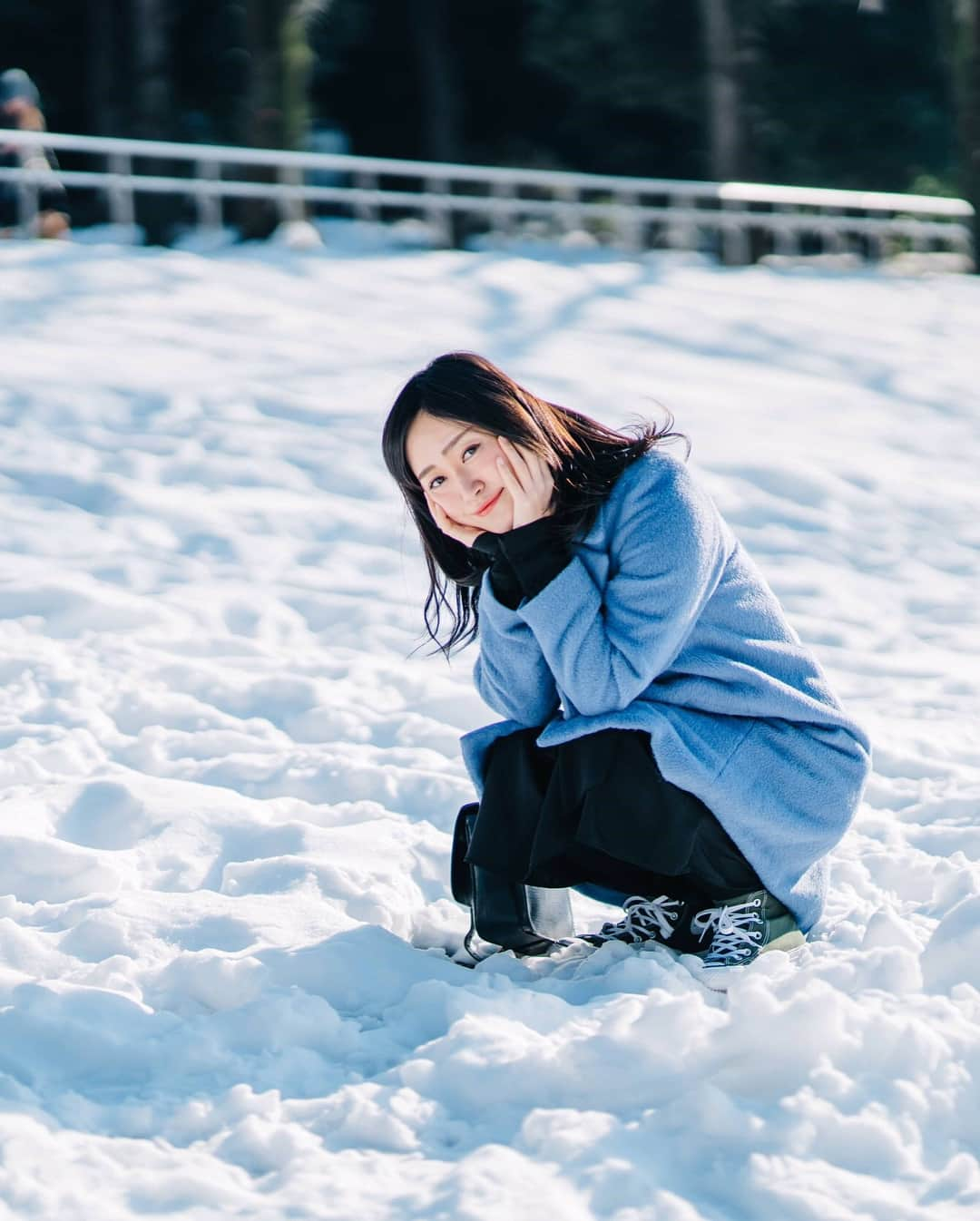 江守沙矢さんのインスタグラム写真 - (江守沙矢Instagram)「雪遊び。雪あび 笑 力作の雪だるま見つけた！！ . . . . . . . . . . . . . .  #大雪 #雪 #雪遊び #雪と私 #江守沙矢 #ポートレート #雪だるま #代々木公園 #カメラ. #snow #snowman #japan #tokyo #japanesegirl #yoyogipark #camera #actress #photographer #photograph #portrait」1月24日 12時57分 - saya_emori