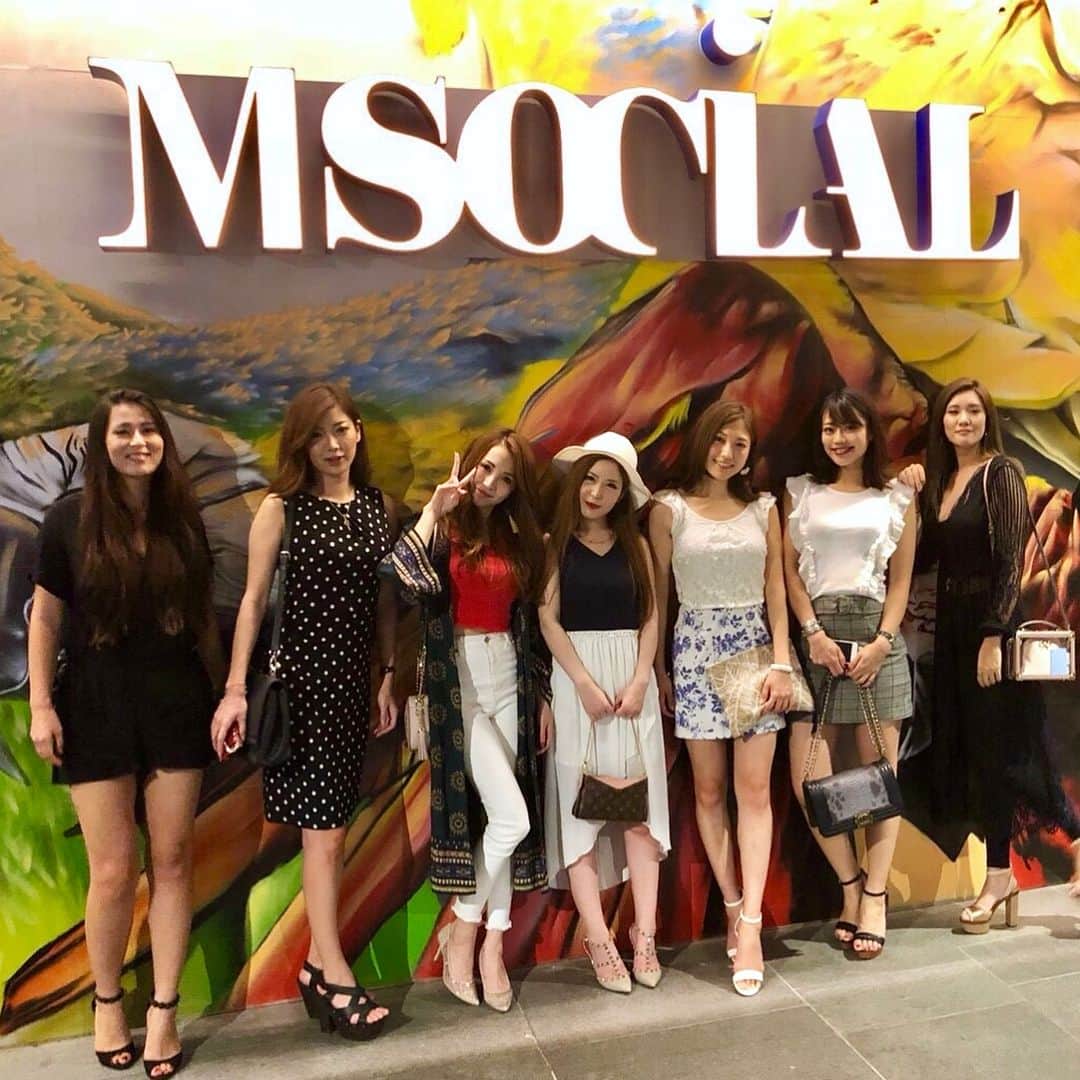 市原彩花さんのインスタグラム写真 - (市原彩花Instagram)「シンガポール大満喫っ＼(^o^)／ #singapore#シンガポール#女子会#シンガポール動物園#uss#海外#海外旅行#旅行#trip」1月24日 19時42分 - ayaka_ichihara