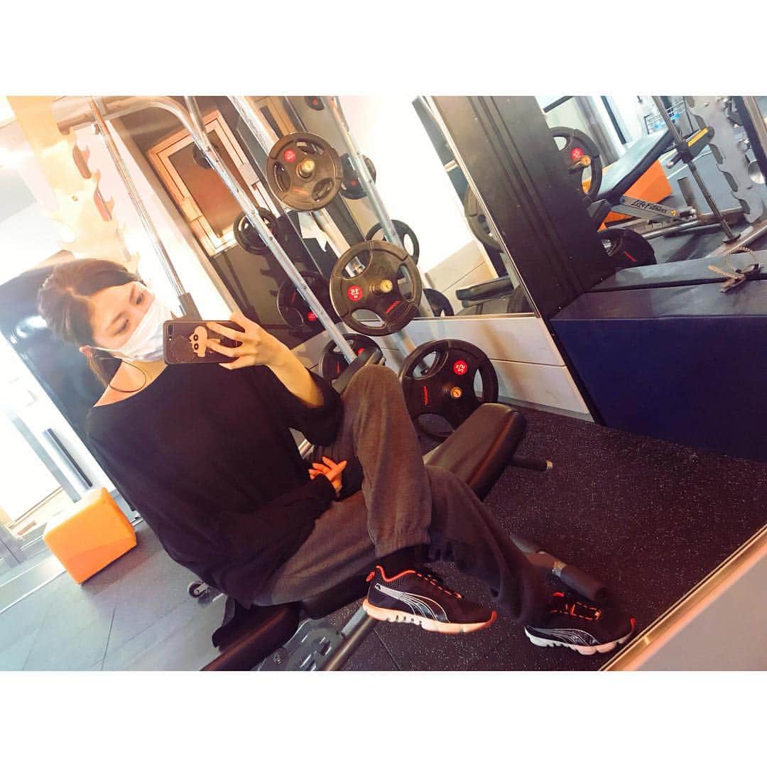 岩﨑名美さんのインスタグラム写真 - (岩﨑名美Instagram)「work out🏃 下にサウナスーツ着てトレーニングしたりしてます。🔥🔥 #workout #gym #running #training #美活」1月24日 21時39分 - nami_iwasaki