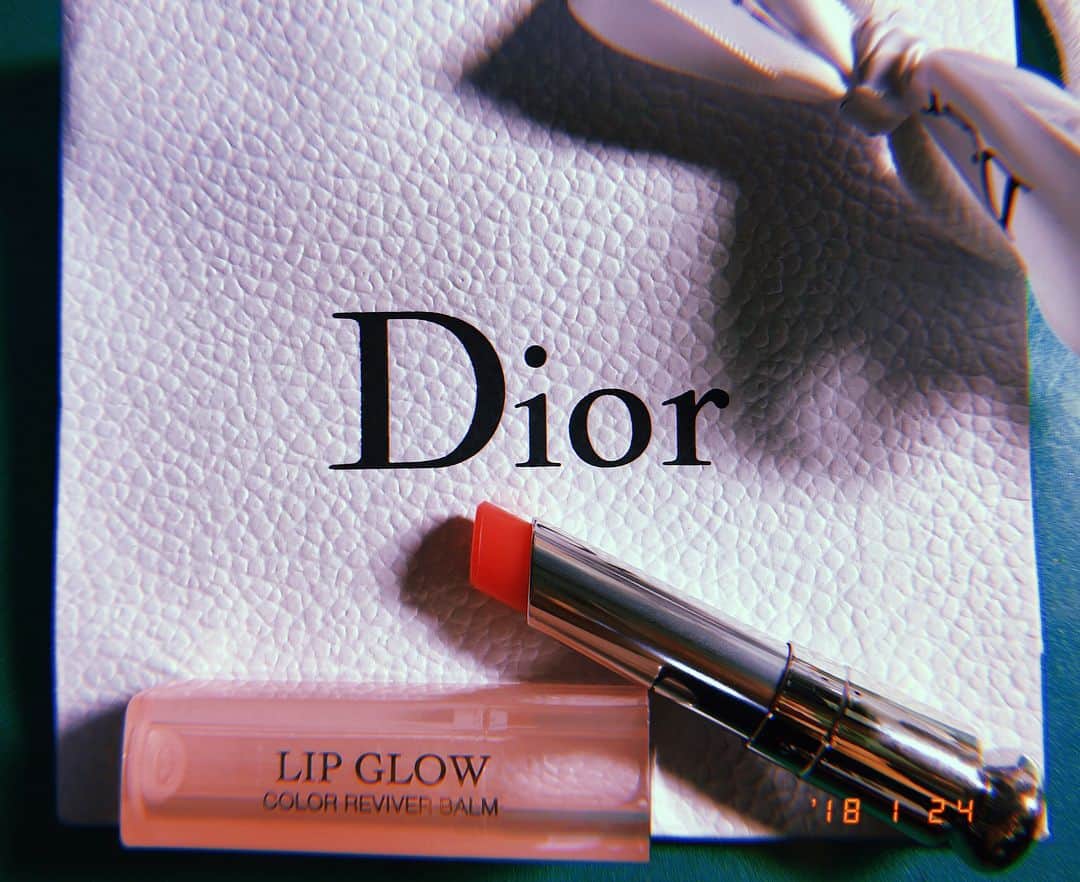 大伴理奈さんのインスタグラム写真 - (大伴理奈Instagram)「_ 愛用してるDiorのLIP GLOW💋 今回は新色で限定の008を買ったよ💄 いつもlip glowの上からまた二重に濃い色を重ねてたけど これなら重ねなくても良さそう😇！！ #Dior #lipglow #dioraddict  #ディオール」1月24日 21時51分 - rina_otomo