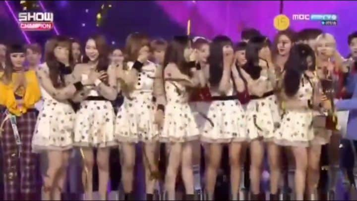 ミミのインスタグラム：「🦌 [180124] 오마이걸 #비밀정원  쇼챔피언, 2관왕 축하해 SHOW CHAMPION #OHMYGIRL2NDWIN 📸 #미미 #김미현 | ©OWNER  _____  I been in pain this whole night but waking up to this made me 10x better ,im so proud of them ❤  비밀정원 2.4M views ❣ Don't forget to stream "secret garden"  __  __  _  #ohmygirl #오마이걸 #mimi #미미 #kpop #hyojung #효정 #jine #진이 #yooa #유아 #seunghee #승희 #jiho #지호 #binnie #비니 #arin #아린 ©」