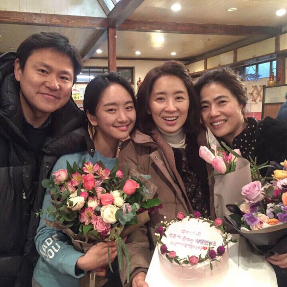 ウォン・ジナのインスタグラム：「산호장패밀리💕」