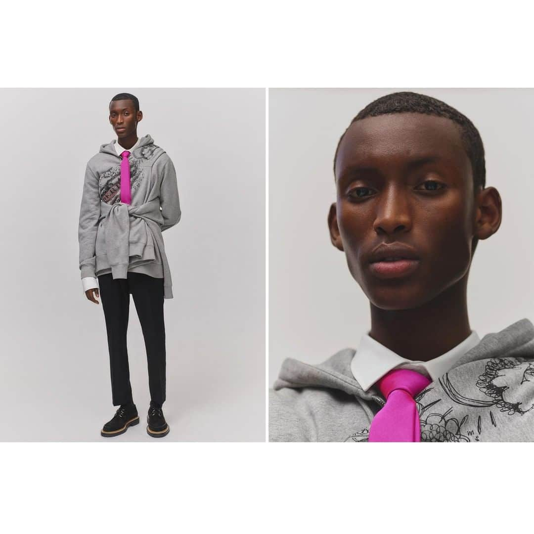 Burberryさんのインスタグラム写真 - (BurberryInstagram)「Zakarie in a #Burberry doodle print sweatshirt accented with bright rose pink tie #JoltOfTheNew . Stylist Ib Kamara reimagines our latest collection in his own unique, playful way. See the world with a different perspective . New Neons. A #BurberryPhotoSeries styled by #IbKamara, photographed by #ThomasCooksey」1月25日 2時00分 - burberry