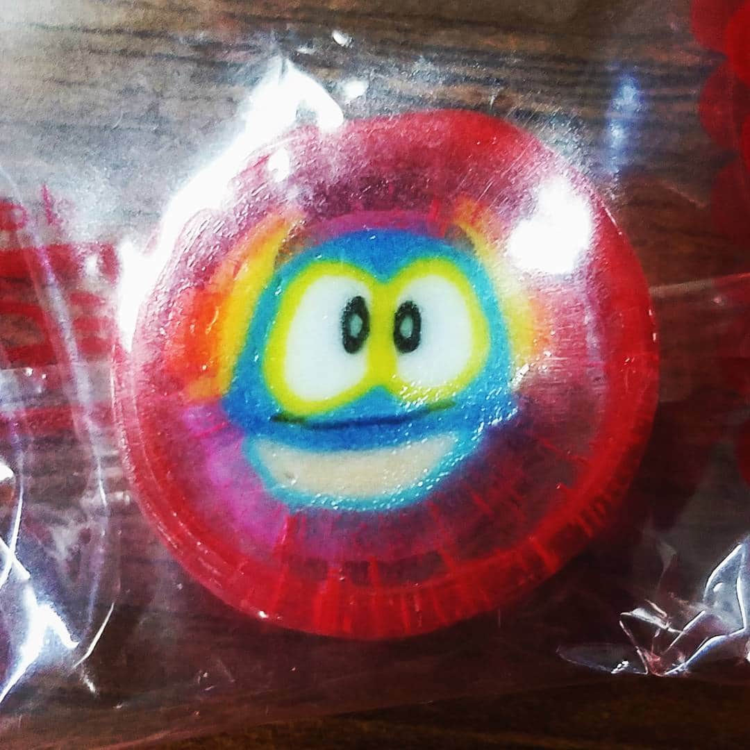 池田香織のインスタグラム：「甥っ子役くんがパーマン飴くれた😍  #candy #japanesecomic  #パーマン」