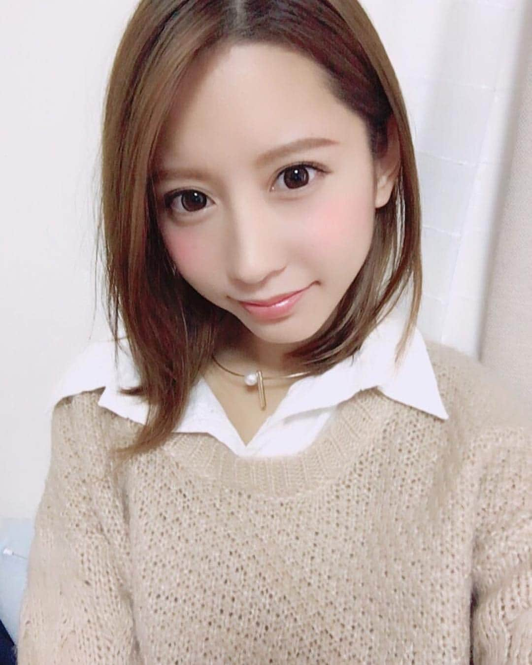 美女美容事情さんのインスタグラム写真 - (美女美容事情Instagram)「8:00⠀⠀ 《💕ミディアムヘアー💕》 ⠀⠀⠀⠀⠀⠀⠀⠀⠀ *⠀⠀⠀⠀⠀⠀⠀⠀⠀ リポストを使って、素敵な写真📷✨を投稿されてる方を紹介させて頂く⠀⠀⠀⠀⠀⠀⠀⠀⠀ 【💄美女美容事情💅】のコーナーです✨⠀⠀⠀⠀⠀⠀⠀⠀⠀ *⠀⠀⠀⠀⠀⠀⠀⠀ 今回ご紹介させて頂きますのは‼️⠀⠀⠀⠀⠀ miyuki takatsukaさん< @m1yu.24 >の素敵なお写真📸⠀⠀⠀⠀ *⠀⠀ ナチュラルメイクにサラサラヘアーが可愛い😍💕⠀⠀ miyuki takatsukaさんの一枚をご紹介✨⠀⠀ 毎回ヘアアレンジを投稿していて、見ていて参加になります❣️⠀⠀ *⠀⠀⠀⠀ miyuki takatsukaさんのアカウントには他にも素敵な投稿が沢山ありますので是非覗いてみてね💁‍♀️💙⠀⠀⠀ *⠀⠀⠀⠀ ⠀⠀ miyuki takatsukaさん< @m1yu.24 >⠀⠀ 素敵な投稿ありがとうございました☺️📸✨⠀⠀ ⠀⠀⠀⠀ ⠀⠀⠀⠀⠀ ⠀⠀⠀⠀ ⠀⠀⠀⠀ ❄️❄️❄️❄️❄️❄️❄️❄️❄️❄️❄️⠀⠀⠀ 🎁冬の大感謝祭プレゼント抽選会終了🎁⠀⠀⠀⠀⠀ 沢山のご参加ありがとうございました💁‍♀️✨⠀⠀⠀ 当選者の方には追ってご連絡いたしますのでお待ちください😋💙⠀⠀⠀ ❄️❄️❄️❄️❄️❄️❄️❄️❄️❄️❄️⠀⠀⠀⠀ △▼△▼△▼△▼△▼△▼△▼△▼△▼⠀⠀⠀⠀⠀⠀⠀⠀⠀⠀⠀⠀⠀ 👙🌴ご好評につき完売続出😭🙏👙🌴⠀⠀⠀⠀⠀⠀⠀ ⠀⠀⠀⠀⠀ △▼△▼△▼△▼△▼△▼△▼△▼△▼⠀⠀⠀⠀⠀⠀⠀⠀⠀ < @bi_select >では新年初売り😆✨⠀⠀⠀ ビーチアイテムがフルコーデできちゃう⠀⠀⠀ 【HAPPY BOX🎁】販売中💜⠀⠀⠀ とってもお得な福袋👙💕数量限定です🧡⠀⠀⠀ 早いもの勝ち😆⠀⠀⠀ 🏖☀️🏖☀️🏖☀️🏖☀️🏖☀️🏖☀️⠀⠀⠀⠀⠀⠀ ⠀⠀⠀⠀⠀ ⠀⠀⠀⠀ ✈️👙✈️👙✈️👙✈️👙✈️👙✈️👙⠀⠀⠀⠀⠀⠀ △▼△▼△▼△▼△▼△▼△▼△▼△▼⠀⠀⠀⠀⠀⠀ ――――――――――――――――⠀⠀⠀⠀⠀ 一般販売開始しました‼️❣️⠀⠀⠀⠀⠀⠀⠀⠀ ↓是非チェック↓⠀⠀⠀⠀⠀ < @sesta_official >⠀⠀⠀⠀⠀⠀⠀⠀⠀⠀⠀⠀⠀ スウェットブランドSesta(セスタ)⠀⠀⠀⠀⠀⠀⠀⠀⠀ ――――――――――――――――⠀⠀⠀⠀⠀⠀⠀⠀⠀⠀⠀⠀⠀ ❤️🧡💛「美女美容事情」💚💙💜⠀⠀⠀⠀⠀ 👇掲載ご希望の方は👇⠀⠀⠀⠀⠀⠀ @b_b_j.jタグ付けと🖤 # ビジョビ⠀🖤⠀⠀⠀⠀⠀ をタグ付けお願いします✨⠀⠀⠀⠀⠀⠀ ――――――――――――――――⠀⠀⠀⠀⠀⠀⠀⠀⠀⠀⠀⠀⠀ ～姉妹アカウントのご紹介～⠀⠀⠀⠀⠀⠀⠀⠀⠀⠀⠀⠀⠀⠀⠀⠀⠀ ◇美容情報を紹介している«美女美容事情～Beauty～»⠀⠀⠀⠀⠀⠀⠀⠀⠀⠀⠀⠀⠀⠀⠀⠀⠀ ( @b_b_j.j_b )⠀⠀⠀⠀⠀⠀⠀⠀⠀⠀⠀⠀⠀⠀⠀⠀⠀ ◇美しい旅スポット紹介をしている«美 spot»⠀⠀⠀⠀⠀⠀⠀⠀⠀⠀⠀⠀⠀⠀⠀⠀⠀ ( @b__spo )⠀⠀⠀⠀⠀⠀⠀⠀⠀⠀⠀⠀⠀⠀ よかったらこちらも覗いてみてね✨⠀⠀⠀⠀⠀⠀⠀⠀⠀⠀⠀⠀⠀⠀⠀⠀⠀ ――――――――――――――――⠀⠀⠀ @b_b_j.j⠀⠀⠀⠀ #カメラ女子 #ヘアカラー #美白 #beauty⠀⠀⠀⠀⠀⠀⠀⠀⠀⠀⠀⠀⠀⠀⠀ #カメラ女子部 #ショートヘア ⠀⠀⠀⠀⠀⠀⠀⠀⠀⠀⠀⠀⠀⠀⠀ #美 #美肌 ⠀⠀⠀⠀⠀⠀⠀⠀⠀⠀⠀⠀⠀⠀⠀ #美意識 #美意識向上 ⠀⠀⠀⠀⠀⠀⠀⠀⠀⠀⠀⠀⠀⠀⠀ #女子力 #女子力up ⠀⠀⠀⠀⠀⠀⠀⠀⠀⠀⠀⠀⠀⠀⠀ #女子力アップ #春コスメ ⠀⠀⠀⠀⠀⠀⠀⠀⠀⠀⠀⠀⠀⠀⠀ #大人女子 #大人可愛い ⠀⠀⠀⠀⠀⠀⠀⠀⠀⠀⠀⠀⠀⠀⠀ #ブラウン #ナチュラル⠀⠀⠀⠀⠀⠀⠀⠀⠀⠀⠀⠀⠀⠀⠀ #ナチュラルヘア #ナチュラルメイク ⠀⠀⠀⠀⠀⠀⠀⠀⠀ #イメチェン #ツヤ髪 ⠀⠀⠀⠀⠀⠀⠀⠀⠀⠀⠀⠀⠀⠀⠀ #オシャレ #リップ ⠀⠀⠀⠀⠀⠀⠀⠀⠀⠀⠀⠀⠀⠀⠀ #自分磨き #チーク⠀⠀⠀⠀⠀⠀⠀⠀⠀⠀⠀⠀⠀⠀⠀ #naturalbeauty #トレンド⠀⠀⠀⠀⠀⠀⠀⠀⠀⠀⠀⠀⠀⠀⠀ #キラキラ #美女⠀」1月25日 11時55分 - b_b_j.j