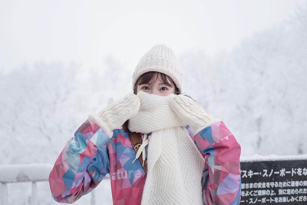 PIMTHAさんのインスタグラム写真 - (PIMTHAInstagram)「ท่ายอดฮิตประจำวัน 🤭😂 @abchuthai #tohoku #snowgenic」1月25日 18時35分 - pimtha