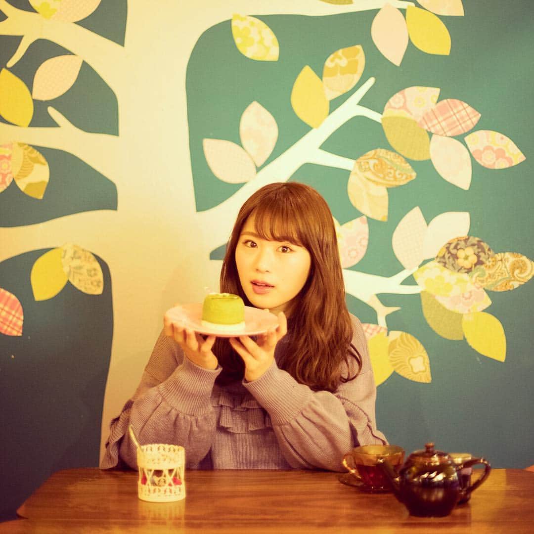 渋谷凪咲のインスタグラム：「たくさんのフォローありがとうございます！連載1回目、最初の取材はなぎちゃんも気になっていたCAFE 太陽ノ塔からスタートしました🐯🌳 ・・・・・・・・・・・・・・・・・ ・・・・・・ 関西ウォーカーWEBにも未公開カット掲載中！プロフィールのリンクからどうぞ🌼  #かわいい関西  #渋谷凪咲 #NMB48 #大阪 #難波 #大阪カフェ  #太陽ノ塔 #カフェ太陽ノ塔」