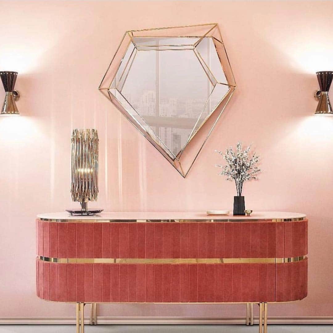 Roxy Sowlaty Interiorsのインスタグラム：「THIS @bocadolobo pink suede and brass cabinet 👌🏼👌🏼👌🏼🎀」