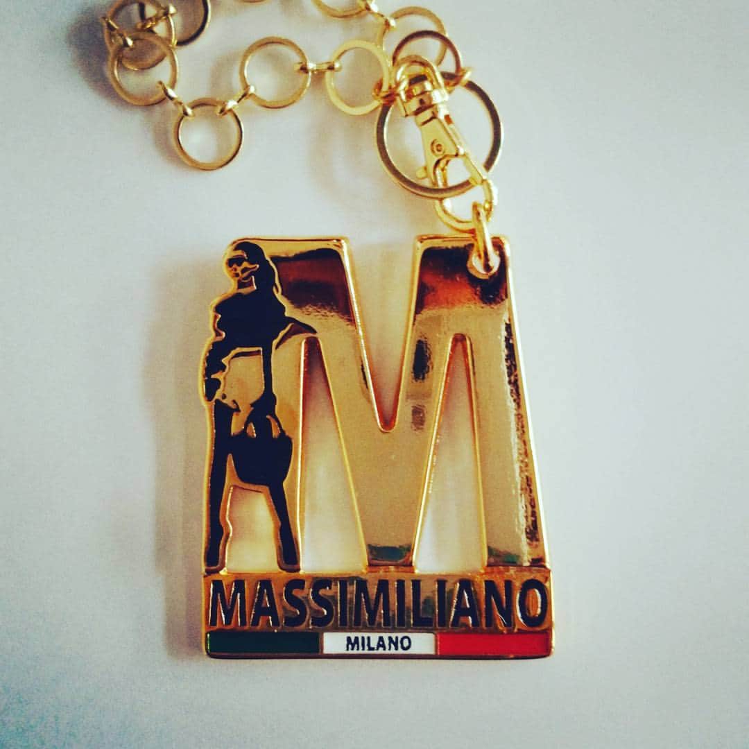 Massimiliano Japanのインスタグラム：「#バッグ #ハンドバッグ #ショルダーバッグ #海外ブランド #ファッション #イタリア製 #マッシミリアーノ #モード #ショッピング #おしゃれ #可愛い #冬コーデ #ブランドバッグ #プレゼント #お洒落さんと繋がりたい #コーディネート #通勤バッグ #オフィスコーデ #通勤バッグ #オフィスコーデ #レザー #bag #bagstagram #fashion #fashiongram #madeinitaly #massimiliano/」
