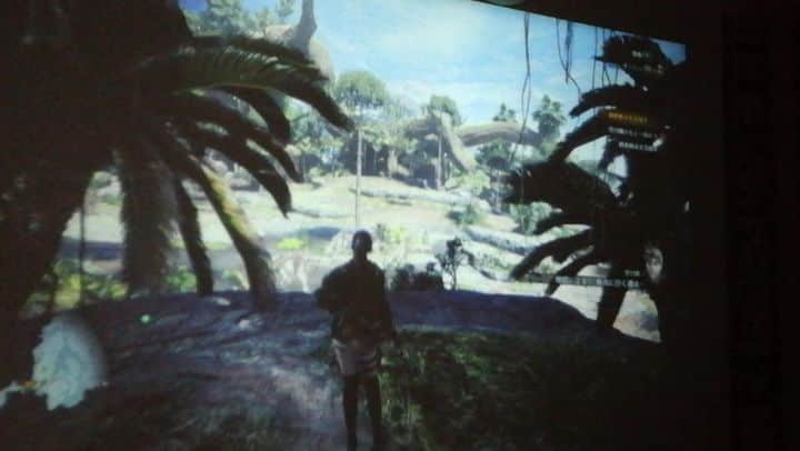 みさこのインスタグラム：「今朝、狩猟解禁しました🍖  #MHW #しかしまだオフラインプレイ #プロジェクターのある生活」
