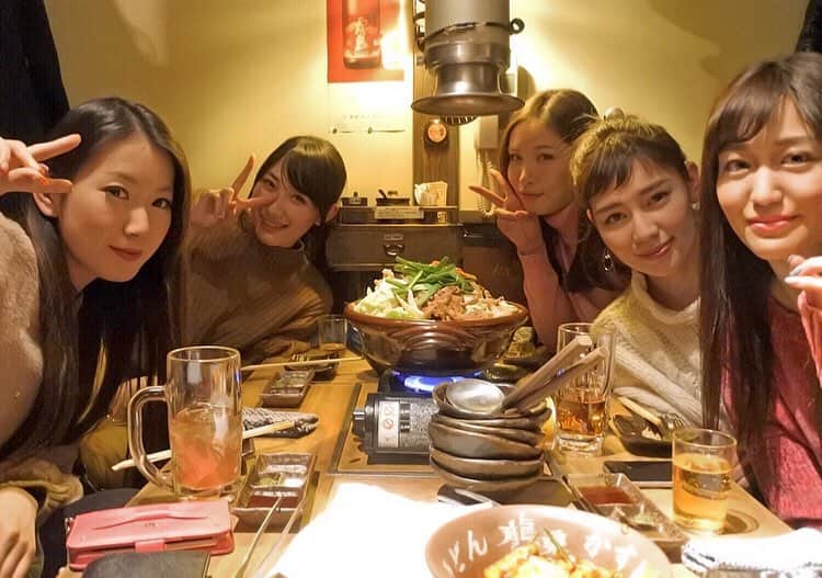 坂本くるみさんのインスタグラム写真 - (坂本くるみInstagram)「🐮🍲🍲🥢 #女子会 #大阪オートメッセ #オートメッセ #大阪 #スズキ #SUZUKI #杉本夏陽 #黒田瑞貴 #横町ももこ #松本さやか #宮越愛恵 #坂本くるみ *」2月10日 10時07分 - kurumi_sakamoto