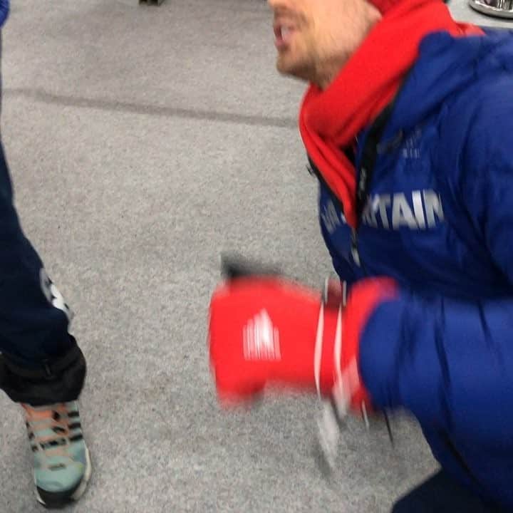 ニコラス・バックランドのインスタグラム：「This is what happens when @aimee_fuller and I are waiting around to walk with @teamgb at the #openingceremony ! I had no idea what she had planned 😱🙈😂 . . . . #olympics #pyeongchang2018 #athlete #snow #figureskating #handstand #acrobatics」