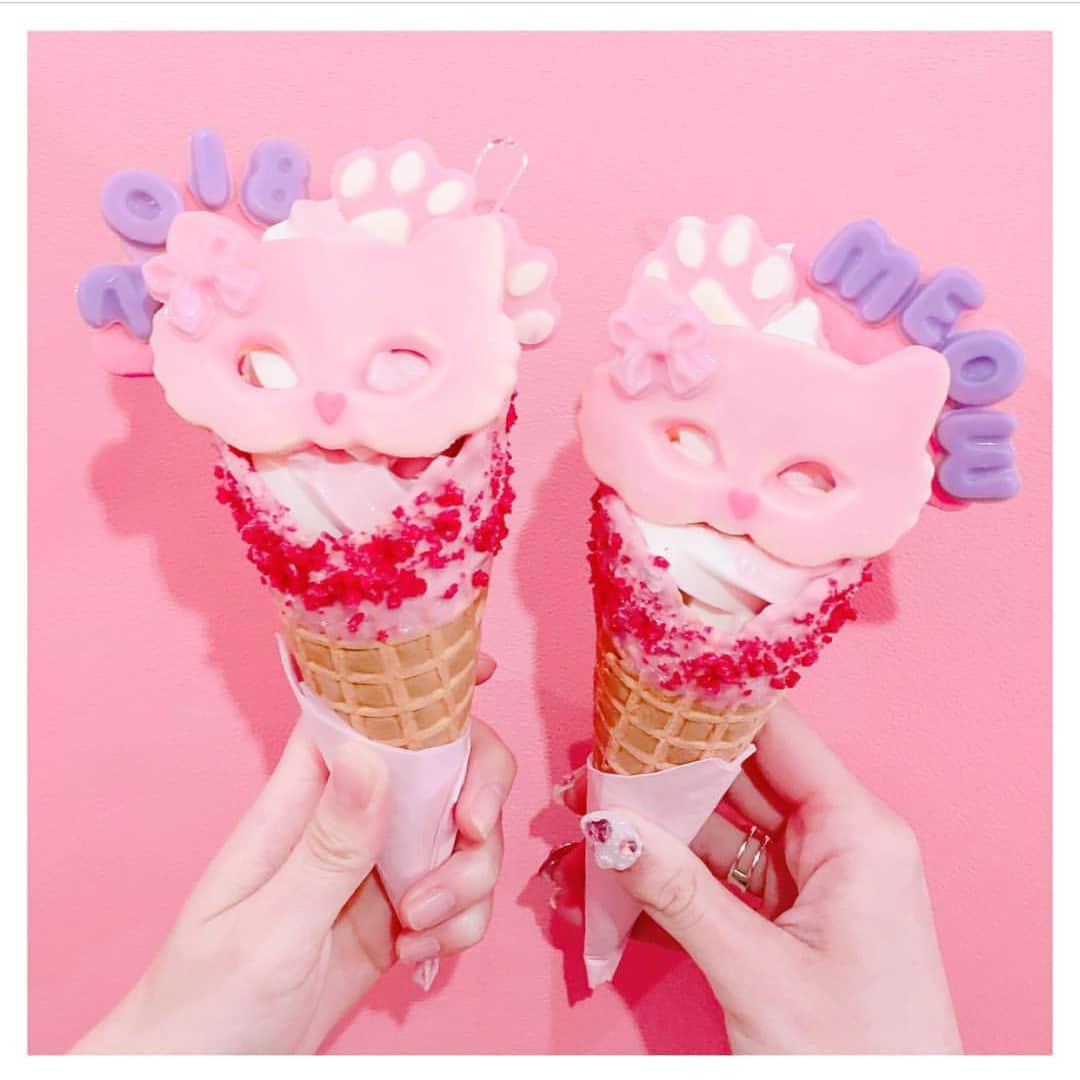 Lapan.tv【ラパン】さんのインスタグラム写真 - (Lapan.tv【ラパン】Instagram)「📍Eddy’s IceCream / 原宿駅6分 ㅤ こちらのお写真は @rie_tabi さんと @m__e__rin さんと @xxayapink さんと @te_to09 さんにお借りしました！ 素敵なお写真をありがとうございました🐰💕 ㅤㅤ ******************************** ㅤ 他の #アイス の写真や動画をチェック↓ ㅤ #Lapan_アイス ㅤ 他の #原宿 のカフェの写真や動画をチェック↓ #Lapan_原宿 ㅤ * * * * * * * * #eddysicecream#エディーズアイスクリーム #하라주쿠#하라주쿠맛집 #하라주쿠카페 #原宿#harajuku#原宿カフェ #スイーツ好き #スイーツ大好き #スイーツ巡り #スイーツ女子 #ピンクカフェ #かわ育カフェ #カフェ巡り #cafemiru #東京カフェ巡り #インスタジェニック #ムービージェニック #ラパン #lapan #かわいいを食べよう #lapan🐰」1月26日 21時47分 - lapan_tv