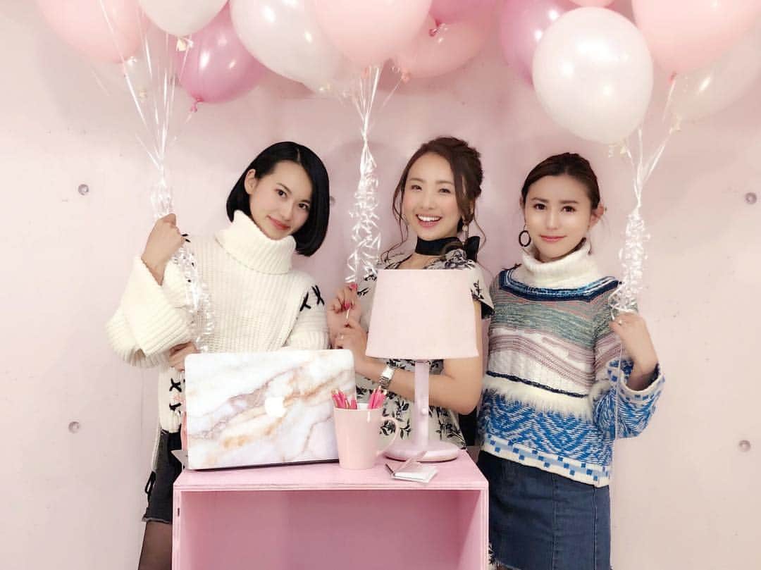 七尾エレナのインスタグラム：「かすみんさん @kasumingram の会社の オフィス移転❤️ ✳︎ #ミンツプランニング #オフィス移転 #おめでとうございます🎉 ✳︎ #ニット☞ @ubasic_official (T24WS086) #ubasic_official #PR」