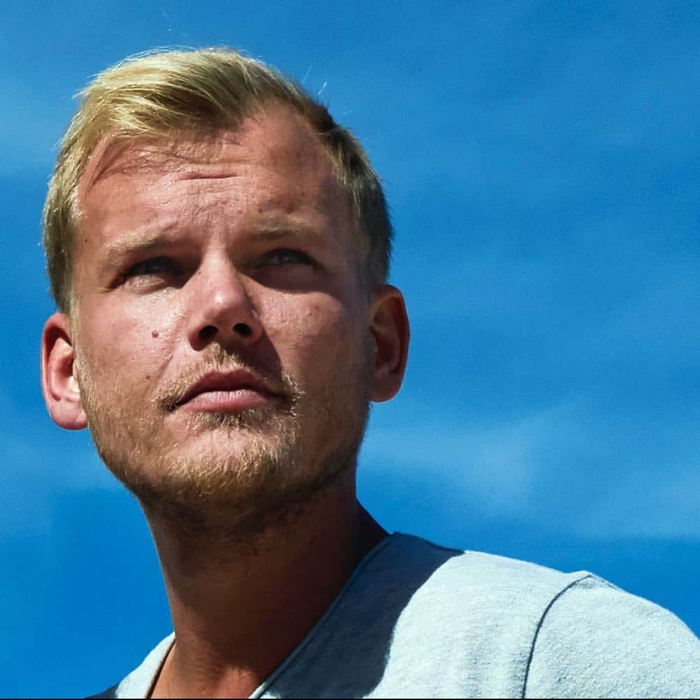 Aviciiのインスタグラム：「Hey brother ✌️」