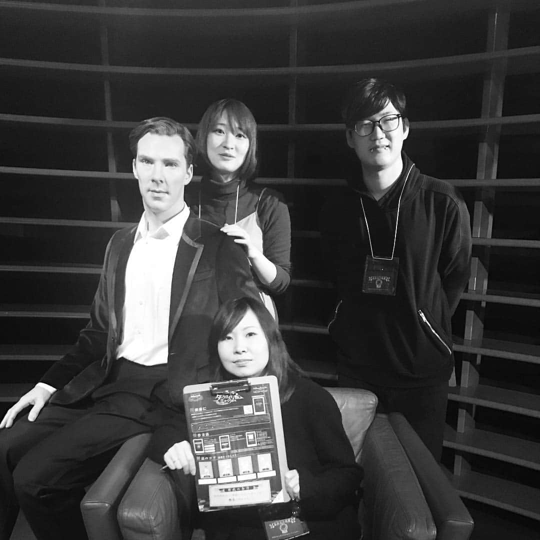 加藤千恵のインスタグラム：「このあとの脱出ゲームで失敗するとも知らずに、カンバーバッチと写真撮ったりしてた」