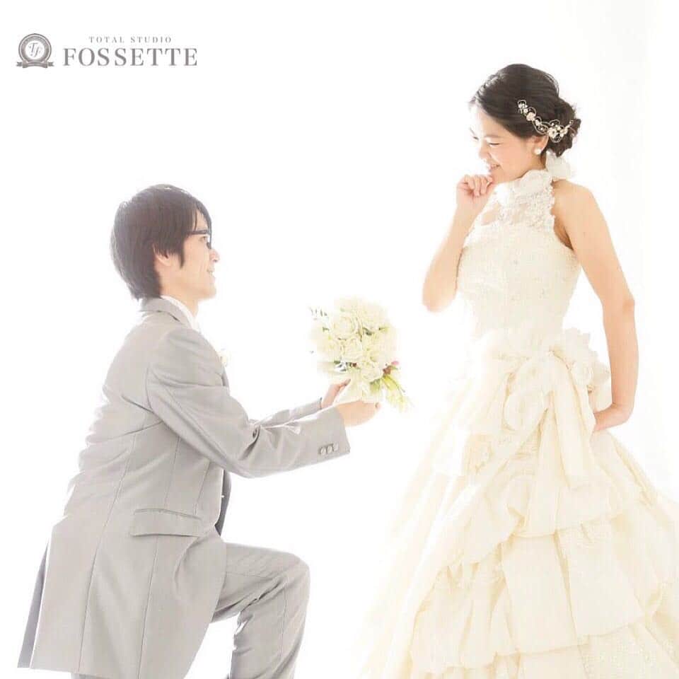 BridalPlaceLianのインスタグラム：「#トータルスタジオフォセットポートピアパーク店  #写真館 #広島 #前撮り #ブライダル #結婚式前撮り #洋装ヘア #前撮り写真 #weddingdress #プレ花嫁」