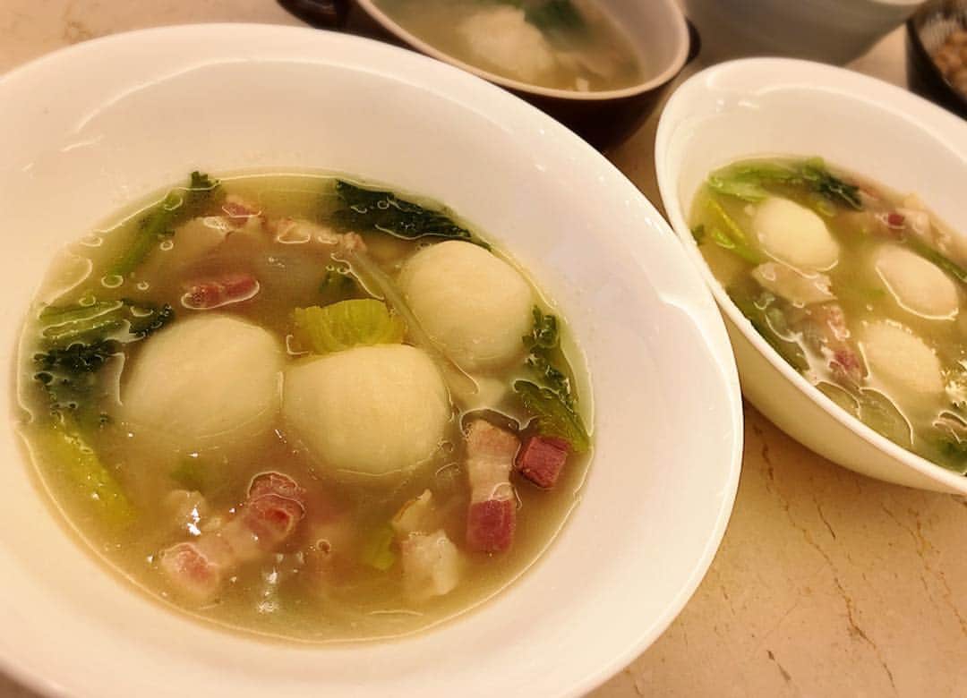 安めぐみさんのインスタグラム写真 - (安めぐみInstagram)「おはようございます☀ 朝はかぶのスープを作りました。 温まったー。 #おはようございます #朝スープ」1月28日 8時36分 - yasu_megumi_official