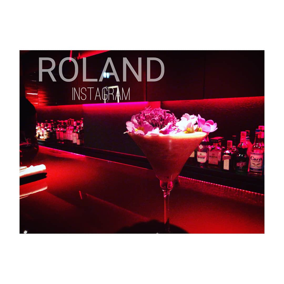 ROLANDさんのインスタグラム写真 - (ROLANDInstagram)「- - 最近お気に入りのエキゾチックなカクテル飲ませてくれるBAR。 - 漆塗りの真紅の店内でみるローラン控えめに言ってめっちゃイケメン。 - #ROLAND #山田平安堂 #漆 #オススメ #BAR」1月28日 17時26分 - roland_0fficial