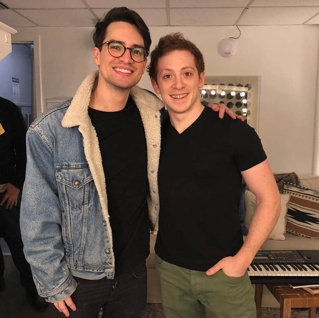 ブレンドン・ウリーのインスタグラム：「@ethanslater You’re the most talented sponge I’ve ever met. Thank you for being amazing! #notasimplesponge」