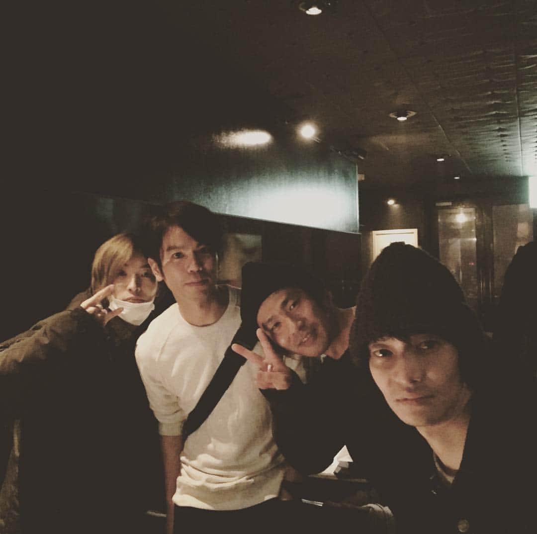 鈴木浩之のインスタグラム：「フルカワユタカさん企画「5×20」を見にコーストへ。色々と素晴らしいイベントでした。ラストライブぶりのドーパン見れたしやばかった。スター愛に溢れた日でした。 んで久しぶりのART-SCHOOLと。。。」