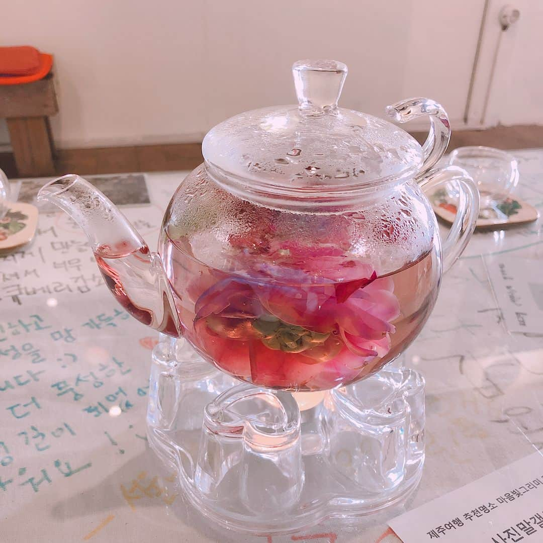 ミンジさんのインスタグラム写真 - (ミンジInstagram)「아츄엉 따뜻한 동백차 🌺」1月29日 16時50分 - luv_minji_