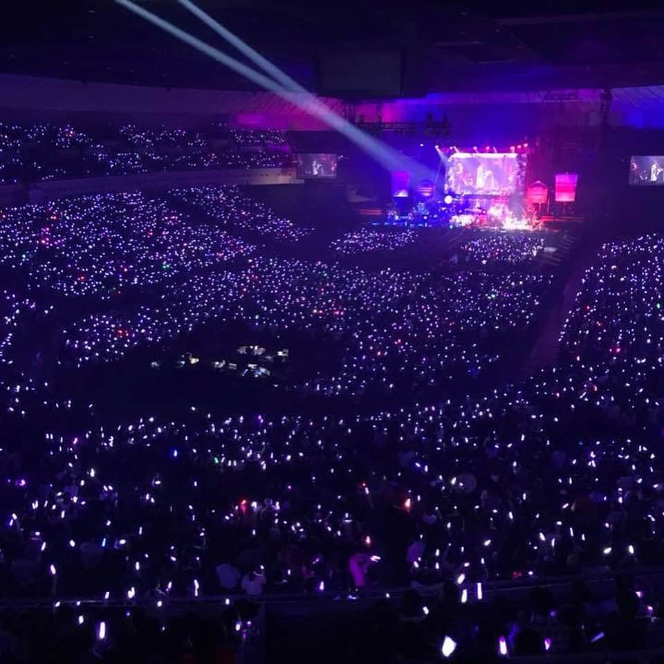 鈴華ゆう子のインスタグラム：「横浜アリーナありがとうございました！！事故もなく凝縮されたライブとなりました。感謝！」