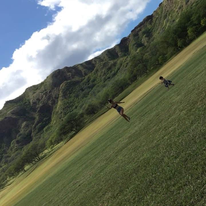 UlalaGirlのインスタグラム：「Pressure time🍍」
