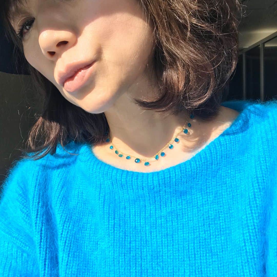 藤原美智子さんのインスタグラム写真 - (藤原美智子Instagram)「昨日はMICHIKO.LIFEの #対談 のお仕事をしたのですが、その時に着る黄色の #シャツジャケット に合わせて(2番目のpic)、15年ほど前(?)に購入した #マリーエレーヌドゥタイヤック の #ネックレス を合わせてみました。 ・ 久しぶりにしてみたのですが、やっぱり、この色も可憐さもキュートさも好きだな〜💓(と、#ドヤ顔 になっている😅) ・ ところで、対談をさせていただいたのは念願の炭酸研究の第一人者である #前田眞治 先生。 #炭酸 についていろいろお話を伺いました。 炭酸って知れば知るほど、やっぱり凄いっ😆対談内容は後日、MICHIKO.LIFEのサイトにてアップしますので、お楽しみに✨ ・ ありがとうございましたm(__)m❣️ ・ #カラーストーン #綺麗な色  #この春は #綺麗な色が気になる #炭酸美容 #炭酸は美容にも #健康にも 👍 #藤原美智子  #fujiwaramichiko  #michikolife」1月30日 5時38分 - michiko.life