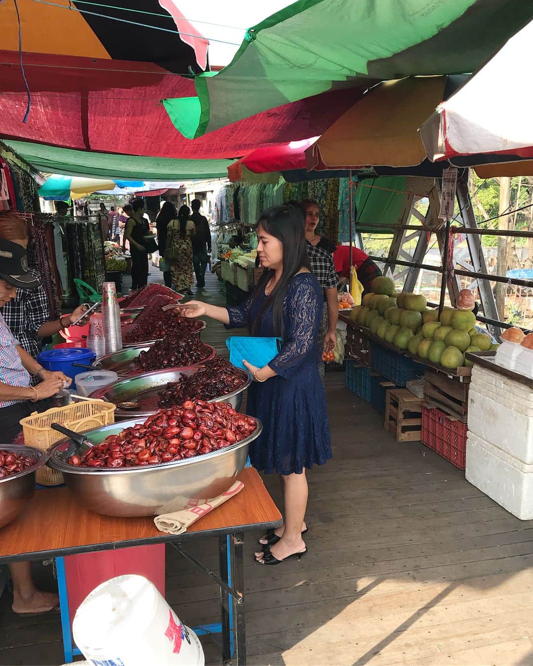 カレンさんのインスタグラム写真 - (カレンInstagram)「🍎🍐🍊🍋🍅🥝🍑🌽🌶🥒 #ミャンマー #ヤンゴン #BogyokeMarket はじめてのミャンマー遠征は、短い時間の中で充実♡ クルーの皆様に感謝です😊🙏💕 #Myanmar #Yangon #market #bogyoke #cjd_karen #japanesegirl #me #smile #puma #shooting #Sightseeing」1月29日 20時22分 - cjd_karen