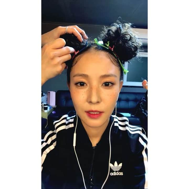 BoAのインスタグラム：「순삭이라 했짜나~~~🤪🤣 아쉬운대로 뿌까보아 풀어줄겡~🤧#내가돌아 #뿌까 뿌까~~~~~~뿌까뿌까~~😂」