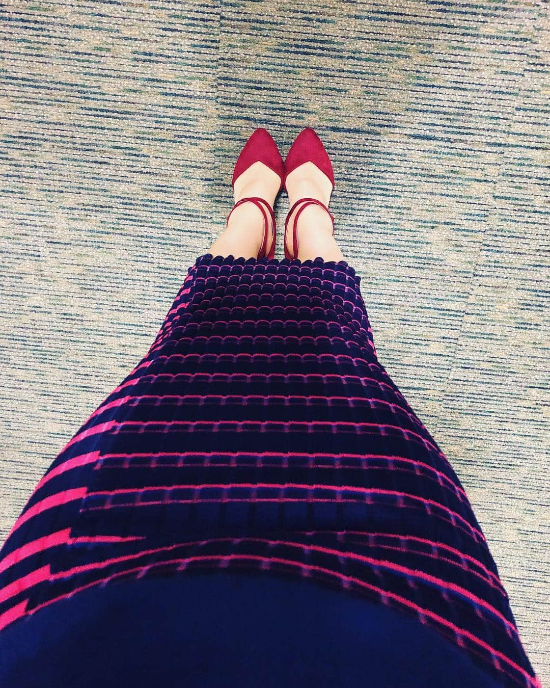 望月理恵さんのインスタグラム写真 - (望月理恵Instagram)「今日の衣装はロングタイトスカート」1月30日 13時19分 - mochiee28