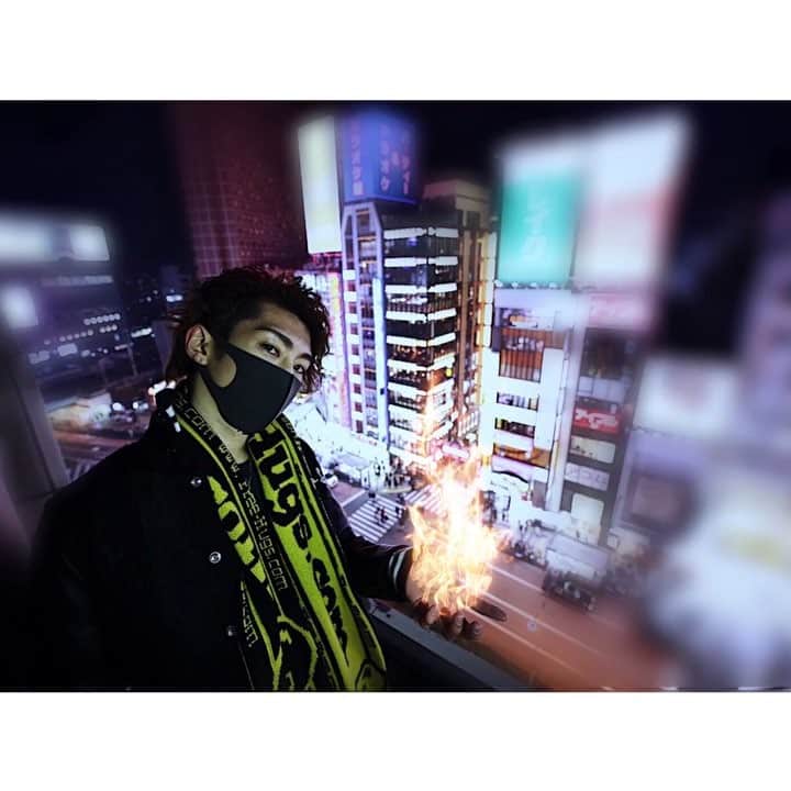 みなみりょうのインスタグラム：「最近ハマった🦁笑 今日は夕方から加圧トレーニング💪 #筋肉 #筋トレ #筋トレ男子 #加圧 #加圧トレーニング #vetements #fashion #fashionista #fashionable #fashionstyle #fashionlover #style  #stylish  #streetstyle  #outfits #coordinate #ootd #outfit #baglover #hairarrange #japanstyle #instastyle #instafashion」