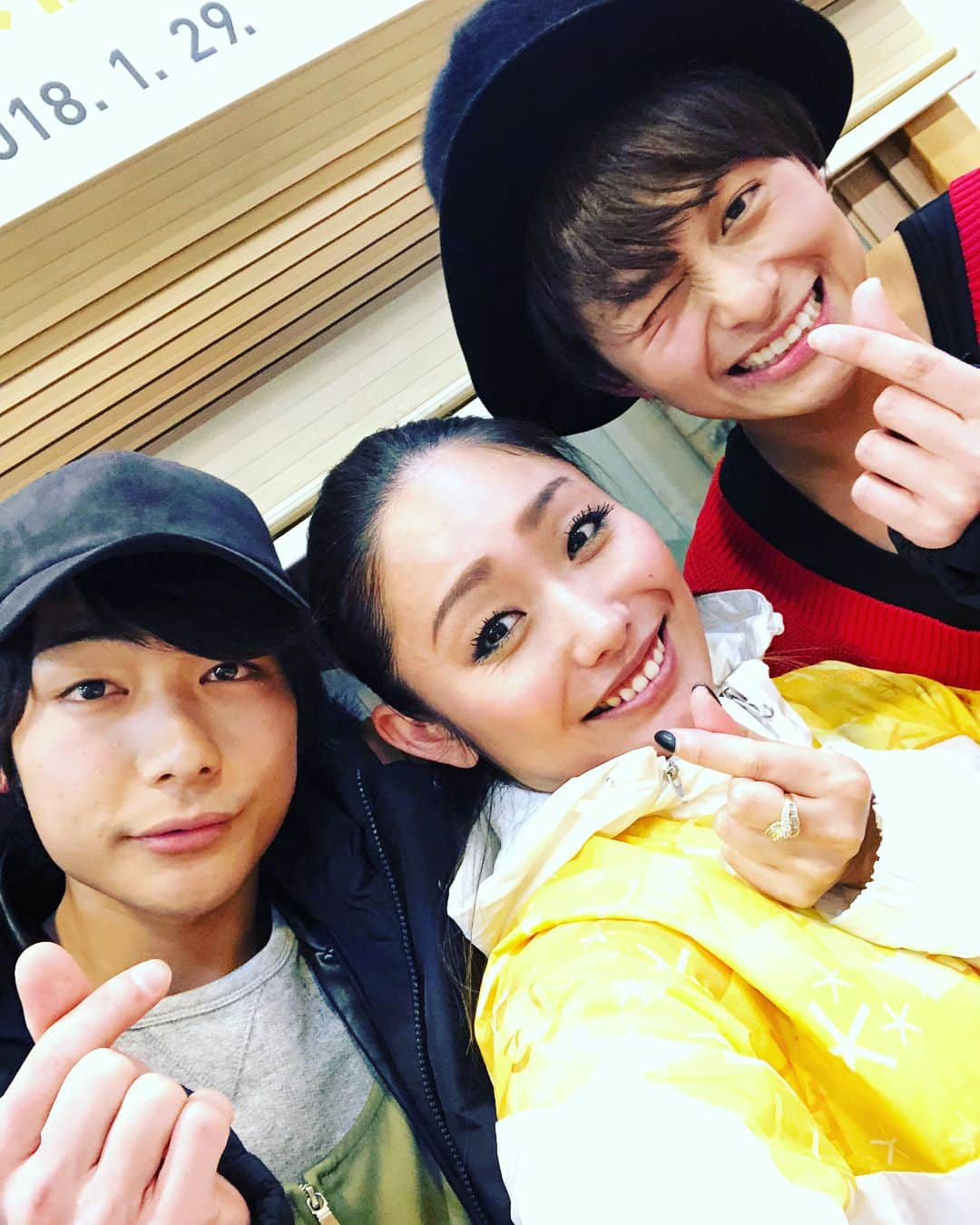 安藤美姫さんのインスタグラム写真 - (安藤美姫Instagram)「With ambassadors for Gangwondo💪💪💪 観光広報大使の溝畑さん、ライアンバンさん、BOYS AND MEN メンバーの 田中俊介さんと小林豊さん、チャン・グンソクさんと🇰🇷🇯🇵🔥✨✨✨ #pyeongchang2018  #gangwondo #ambassador  #boysandmen #平昌オリンピック #江原道」1月30日 23時38分 - miki_m_ando0403