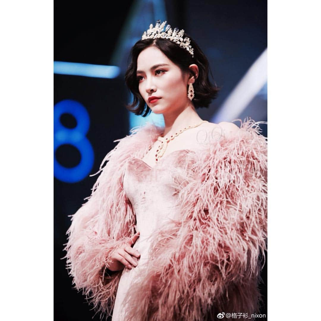 シュー・ジャーチー（Xu Jiaqi）のインスタグラム：「Charisma 👸🏻 #charisma #stunning #xujiaqi #snh48 @hellokiki77」