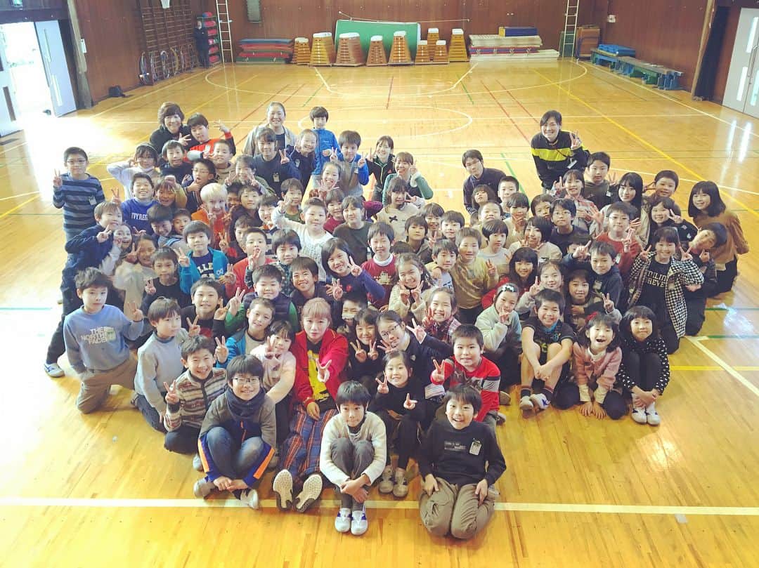 TEMPURA KIDZさんのインスタグラム写真 - (TEMPURA KIDZInstagram)「本日は 新宿区立市谷小学校 3年生の皆さんへ ダンスワークショップを開催させて頂きました☀️ みんな元気いっぱいに、 TEMPURA KIDZのLOLLiPOPを踊ってくれました！  Thank you !!! また会いましょうね‼️ 今週末は福島県に再び行くよ！！ #tempurakidz  #danceworkshop  #caravan  #2018」1月30日 22時25分 - tempurakidz