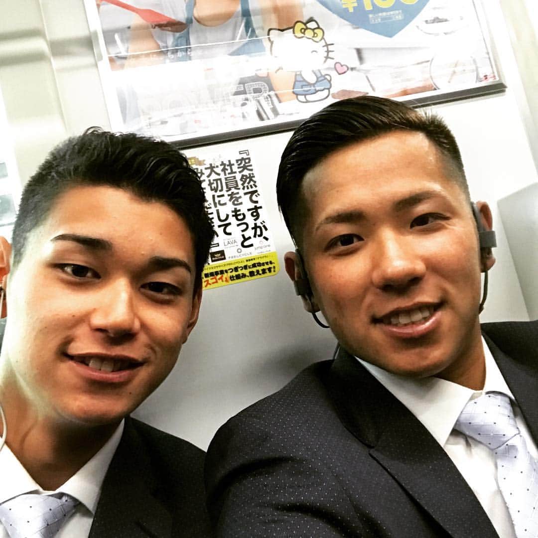 大瀧愛斗のインスタグラム：「キャンプ行って来ます！ #中学高校プロまで一緒 #浜寺ボーイズ#花咲徳栄#埼玉西武ライオンズ #これでイケメンらしい笑#どこが笑 #俺にはポケモンのゴウカザルにしか見えへん #愛斗#西川愛也#愛也#春季キャンプ#高知 #仕上がってる#いききってる#エボってる #サイコー#3150#カリスマ #instagood#instalike#followme #tagsforlikes#tflers#いいね」