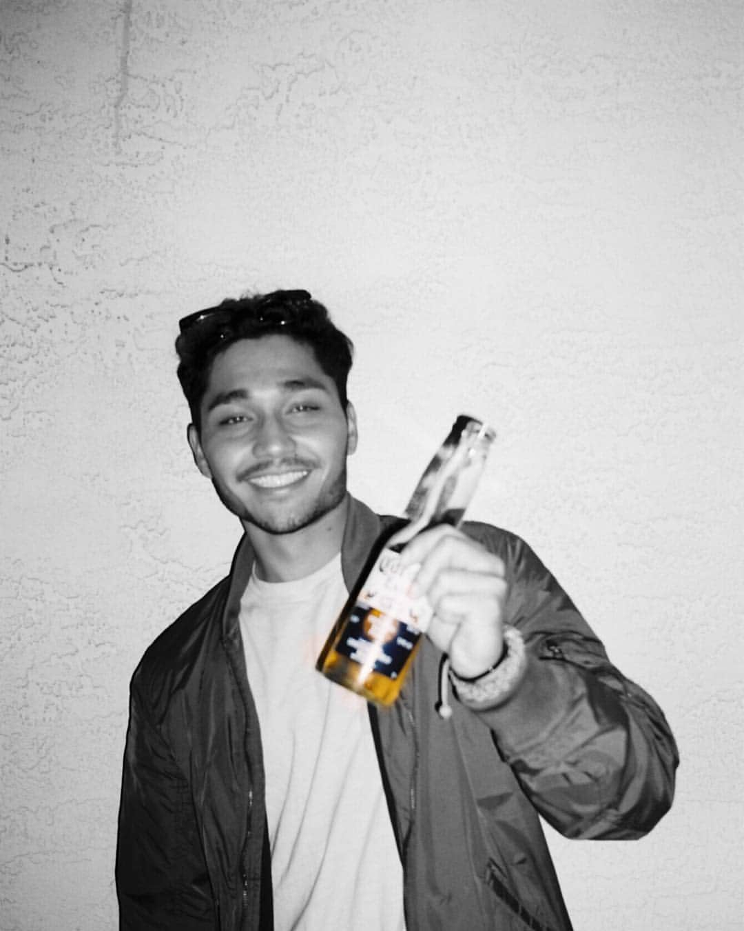 ビタラフ・アルマンさんのインスタグラム写真 - (ビタラフ・アルマンInstagram)「Cheesin' . PC: @honoluluchris  #film #corona」1月31日 13時03分 - armanbitaraf808