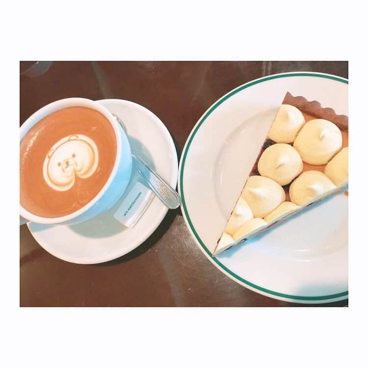 のインスタグラム：「くまさんがかわいすぎた❤︎ ラテおいし(^^)」
