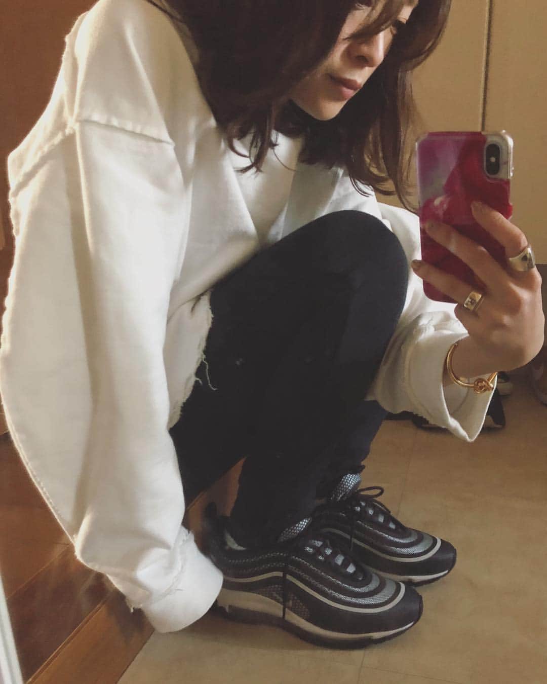 野尻美穂のインスタグラム：「再燃Air Max。 #airmax97 #nike」