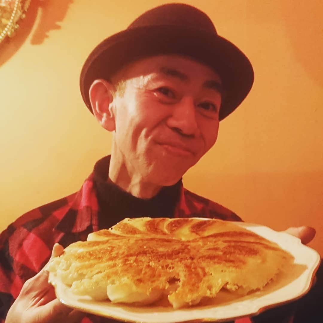 松本康太さんのインスタグラム写真 - (松本康太Instagram)「木梨のりだけさんと自由が丘の『仲本家JUNKAの台所』で餃子♪のりだけさんは群馬県で農業機械を販売してる人です(^o^)/♪ #とんねるず の#木梨憲武 さんではなく#木梨のりだけ さん#餃子 #にんにく #ニンニク #仲本家 #仲本家junkaの台所 #レギュラー松本 #あるある探検隊 #ギョーザ」1月31日 23時31分 - aruarutankentai.matsumoto