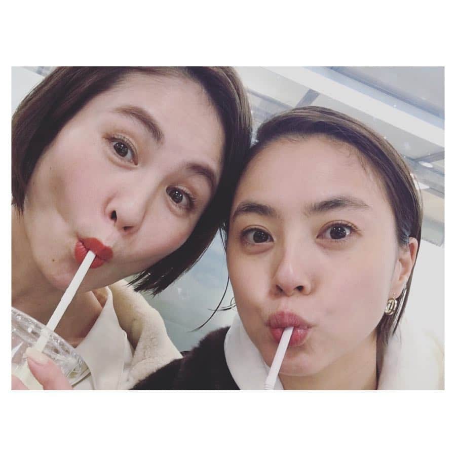二ノ宮和佳子のインスタグラム：「w/@reina_asami 🥤  #仕事の合間に #デート♡ #🥤 #癒しの時間やな #聞き取りにくくてゴメンね😂」