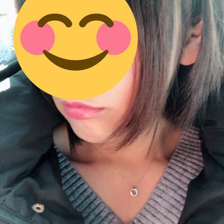松本いちかのインスタグラム：「お気付きの方もいるかも知れませんが…髪の毛バッサリいきました♡」