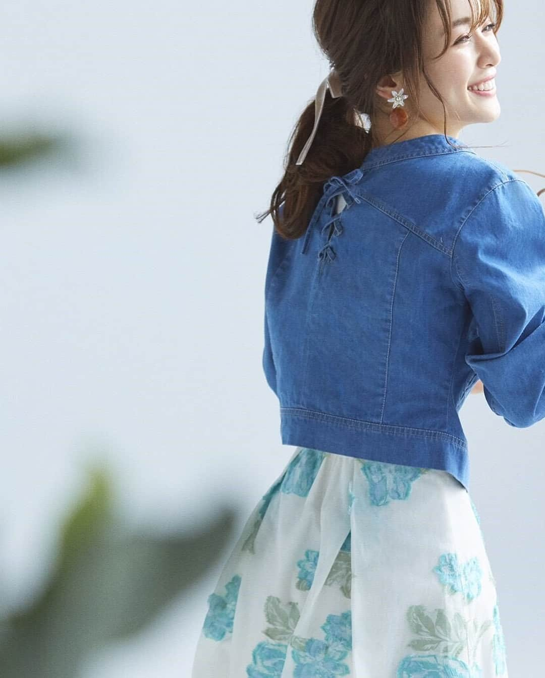 泉里香さんのインスタグラム写真 - (泉里香Instagram)「モデルをさせていただいているwillselection の2018SpringCollectionが展開されます🌸 今日から店頭にてカタログの配布もスタートです😊 2018springの撮影では、柔らかなLadyスタイルや、willにカジュアルを加えたものなど、いろんなテイストのお洋服が春を感じさせてくれました🌷 ウィルの春服チェックしてみてくださいね☺️ @willselection_official  #willselection#spring#ss#lookbook#fashion」2月1日 14時00分 - rika_izumi_